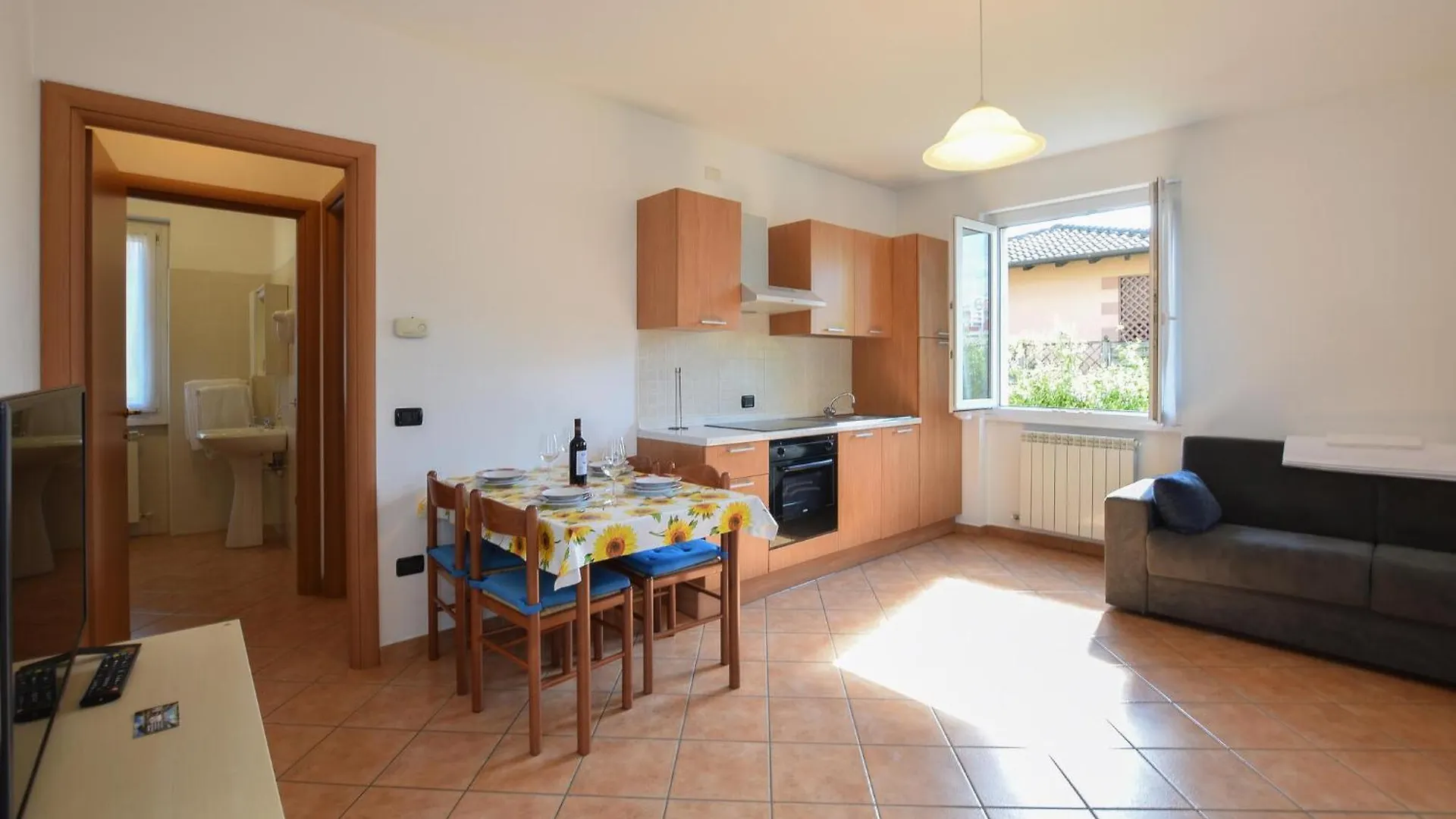 1 Bedroom Beautiful Apartment In Domaso