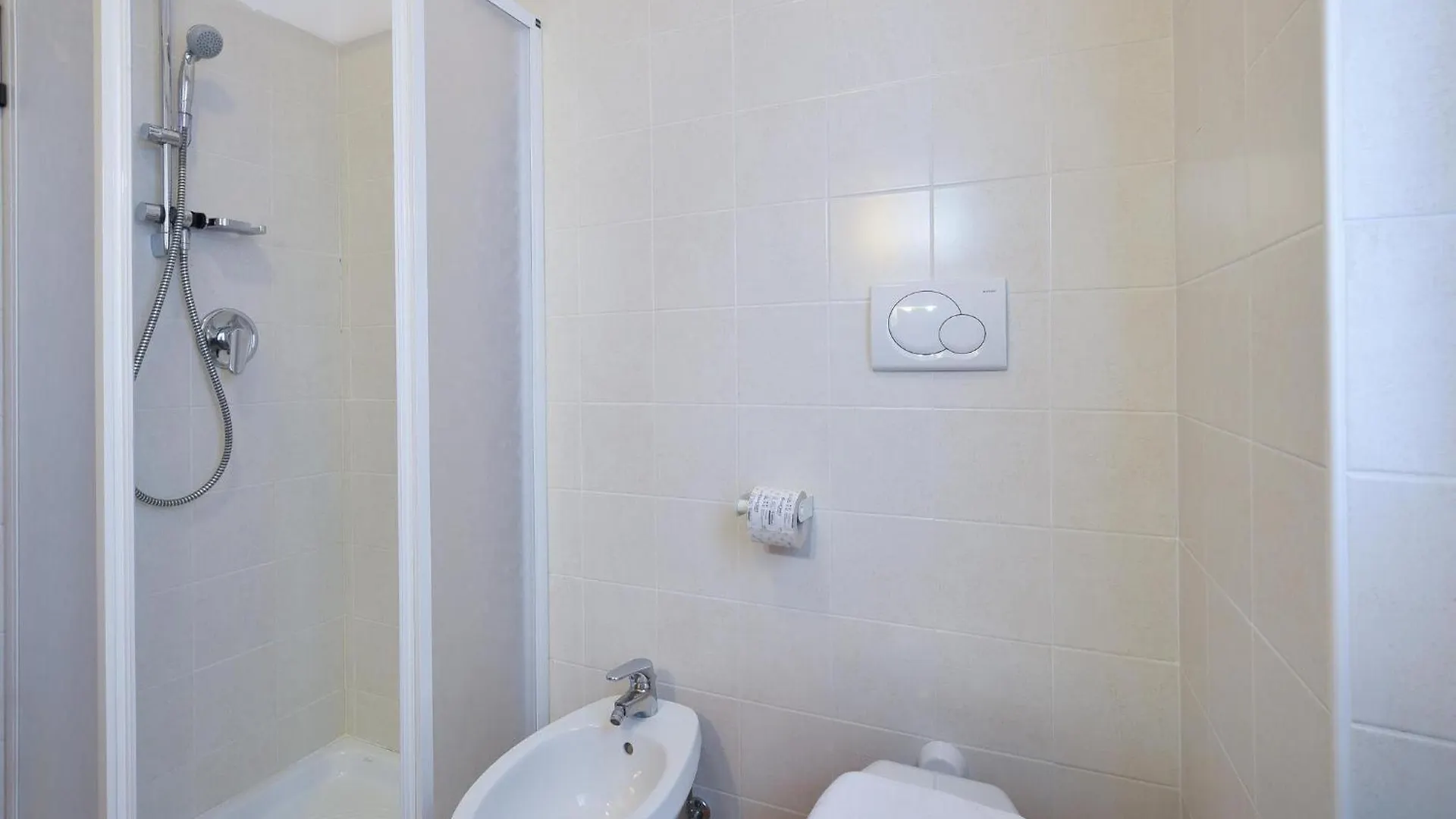 1 Bedroom Beautiful Apartment In Domaso Italy